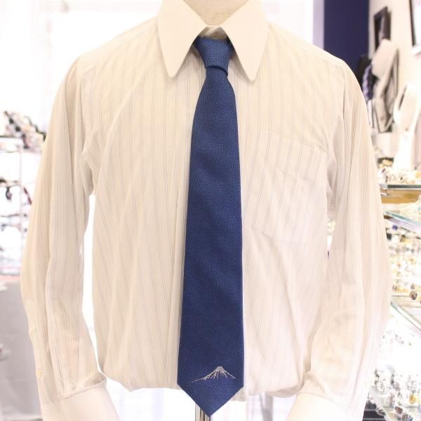 【富士桜工房】冬夜 紺色・鮫小紋に富士山の刺繍・日本製シルクジャカードの和風ネクタイ