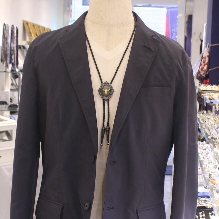 ループタイ・ゴールド×牛(ポーラー・タイ)