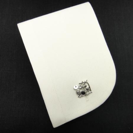 袖元からリズムを奏でる?!ドラムセットのカフス(カフリンクス/カフスボタン)