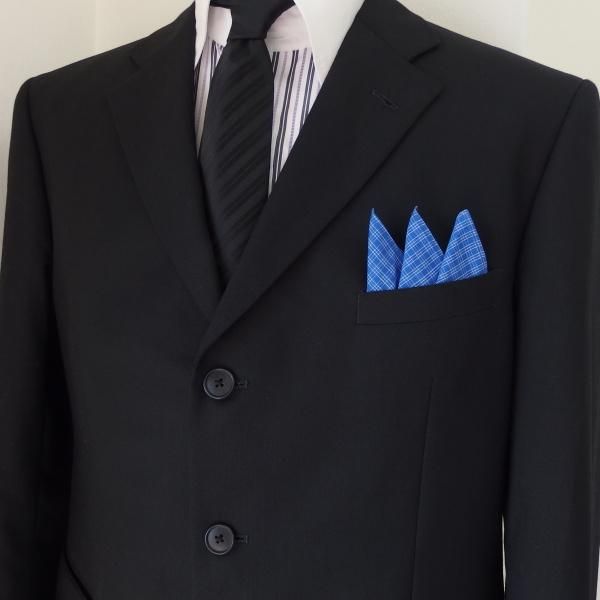 高級オーダーシャツ生地使用ポケットチーフ・タータンチェックが爽やかなブルーのポケットスクウェア