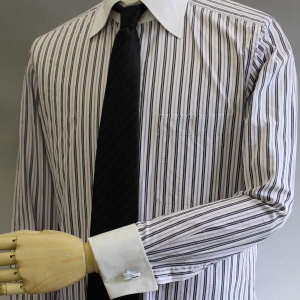 ブルーラインが爽やかランニングシューズのカフス(カフリンクス/カフスボタン)