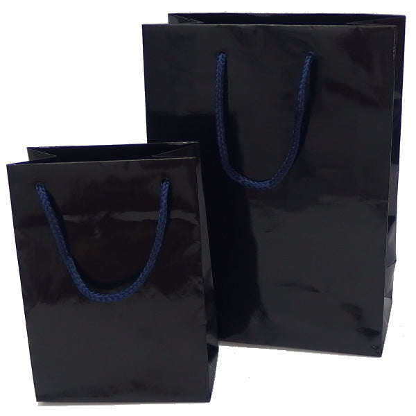 プレゼントに便利な商品に合ったサイズの手提げバッグ