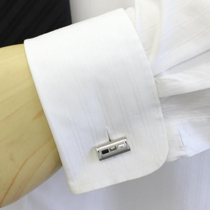 モノトーンストーンが3つ並んだがモードなカフス(カフリンクス/カフスボタン)