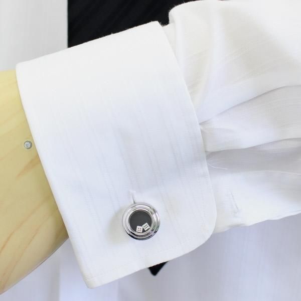 コロコロ転がるサイコロ・ダイスのカフス(カフリンクス/カフスボタン)