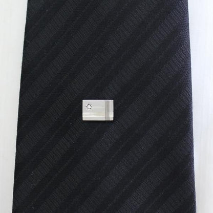 全2色・キラッと輝く一粒ストーンのタイタック(ピンブローチ)