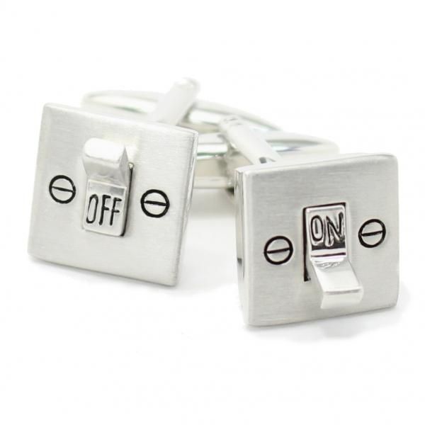 ユニークなスイッチオン・オフのカフス(カフリンクス/カフスボタン)