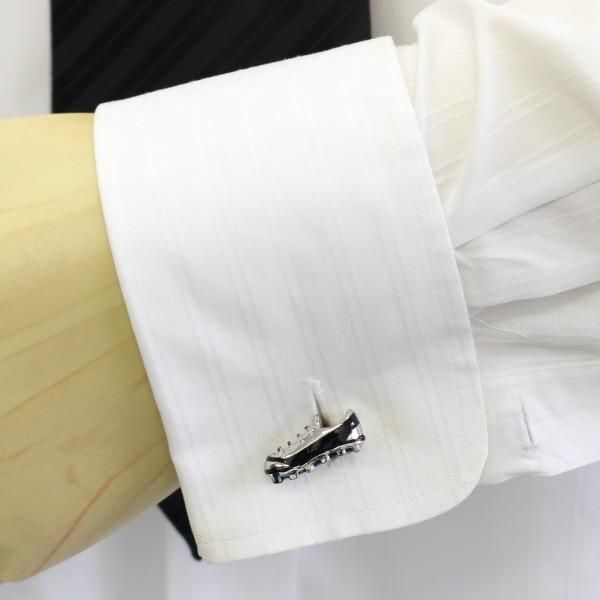 シュートを決めて!サッカーボールとスパイクのカフス(カフリンクス/カフスボタン)