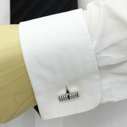 両端からストーンがキラリ!シルバースクエアのカフス(カフリンクス/カフスボタン)