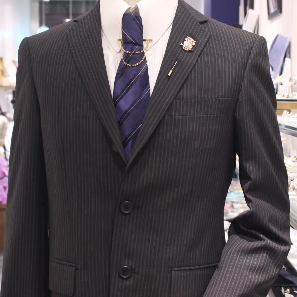 キョトンとキュートなふくろう・ゴールドのラペルピン(ピンブローチ)