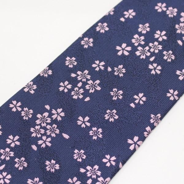 【富士桜工房】紺・桜花・日本製シルクジャカードの和風ネクタイ