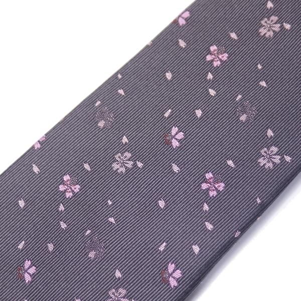 【富士桜工房】濃グレー・桜吹雪・日本製シルクジャカードの和風ネクタイ