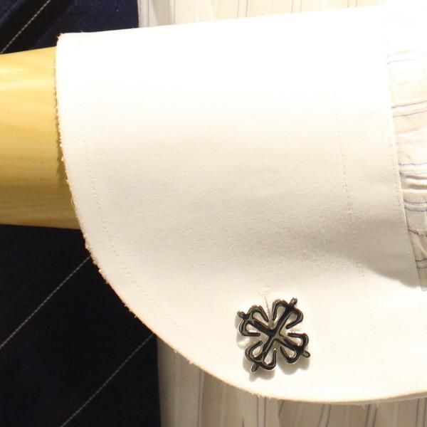 クローバー風デザイン・シルバーのカフス(カフリンクス/カフスボタン)