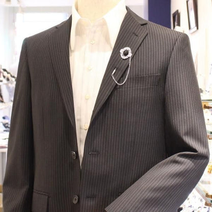 ヨーロピアン風・チェーン付きラペルブローチ