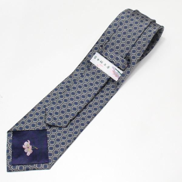 【富士桜工房】亀甲紋・伝統紋柄・日本製シルクジャカードの和風ネクタイ