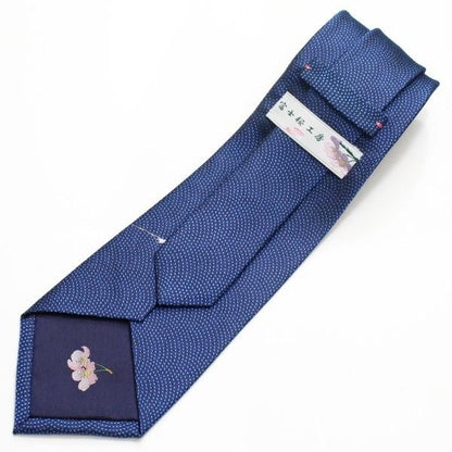 【富士桜工房】冬夜 紺色・鮫小紋に富士山の刺繍・日本製シルクジャカードの和風ネクタイ