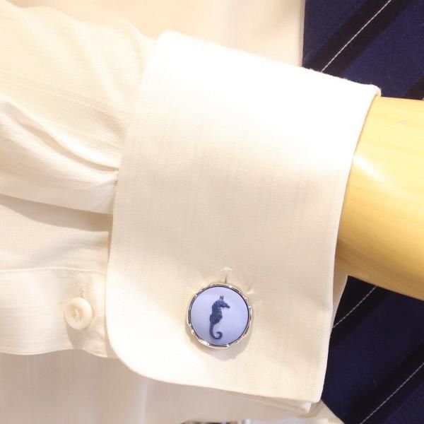 【陶華・TOHCA】シルバー・ラウンド・タツノオトシゴカメオ・ブルーのカフス(カフリンクス/カフスボタン)