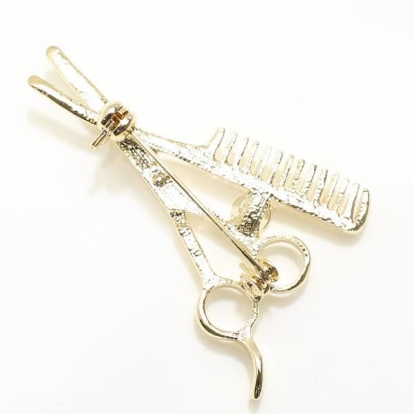 ゴールド・華麗にちょっきんハサミとくしのラペルブローチ・ラペルピン