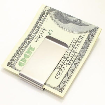 【アウトレット】別々に挟めて便利・シルバー・トリプルなマネークリップ