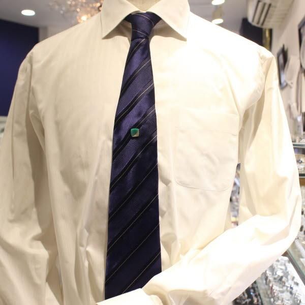 グリーンめのう・シルバー×ゴールド・スクエアのタイタック(ピンブローチ)