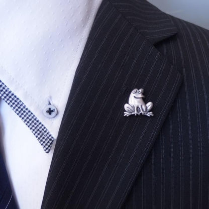 くりっとおめめ カエル かえる 蛙 可愛い ユニーク アンティーク調 ラペルピン ブローチ