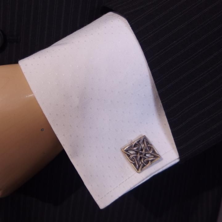 透かしデザイン ブロンズカラー ゴールド オシャレ アンティーク風 カフス カフリンクス カフスボタン