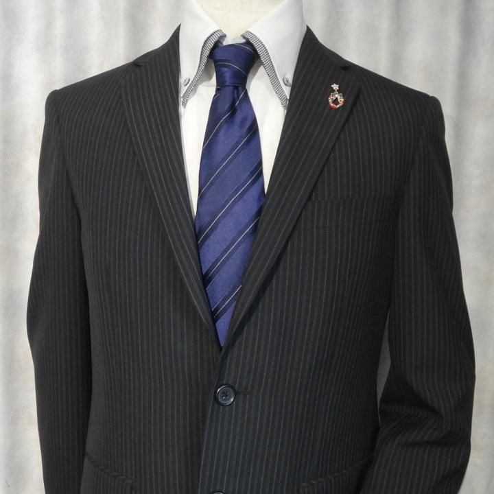 クリスマスリース Xmas クリスマス リース ゴールドカラー ラペルピン ピンブローチ ブローチ