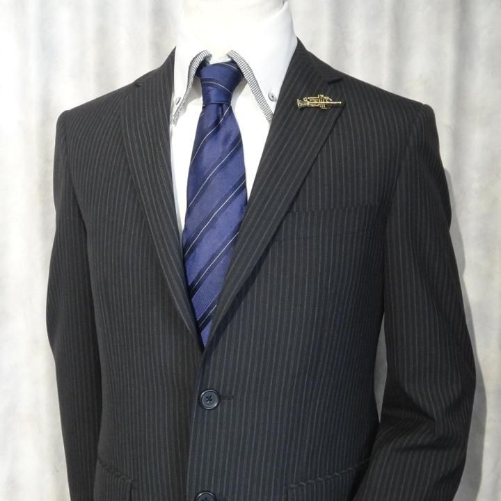 トランペット アンティーク風 ゴールド キラキストーン ラペルピン ブローチ ピンズ