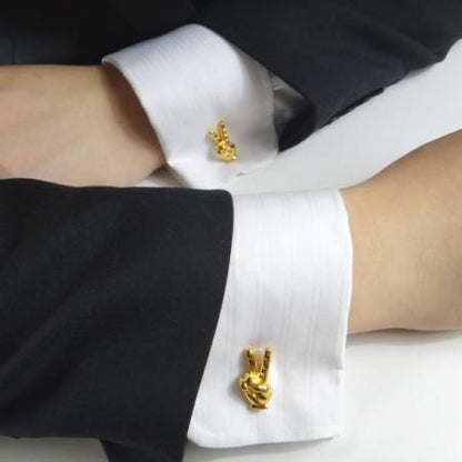 ピースサインでヴィクトリーVのカフス(カフリンクス/カフスボタン)