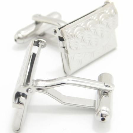 パカッと開くレターケースのカフス(カフリンクス/カフスボタン)