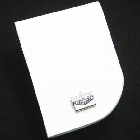 パカッと開くレターケースのカフス(カフリンクス/カフスボタン)