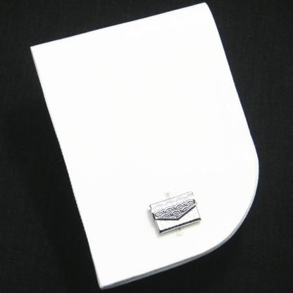 パカッと開くレターケースのカフス(カフリンクス/カフスボタン)