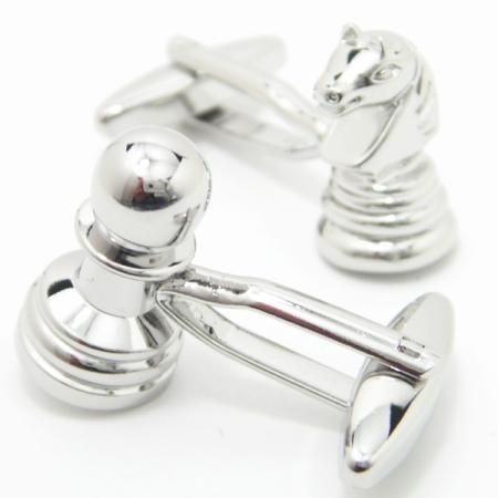 アシメトリーなチェスのカフス(カフリンクス/カフスボタン)