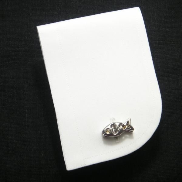 お腹がころころスケルトンのお魚カフス(カフリンクス/カフスボタン)