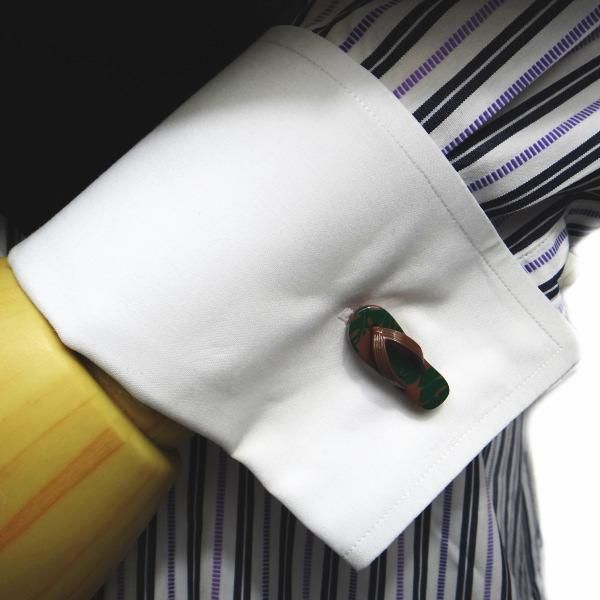 リラックスムード全開リーフ柄ビーチサンダルのカフス(カフリンクス/カフスボタン)