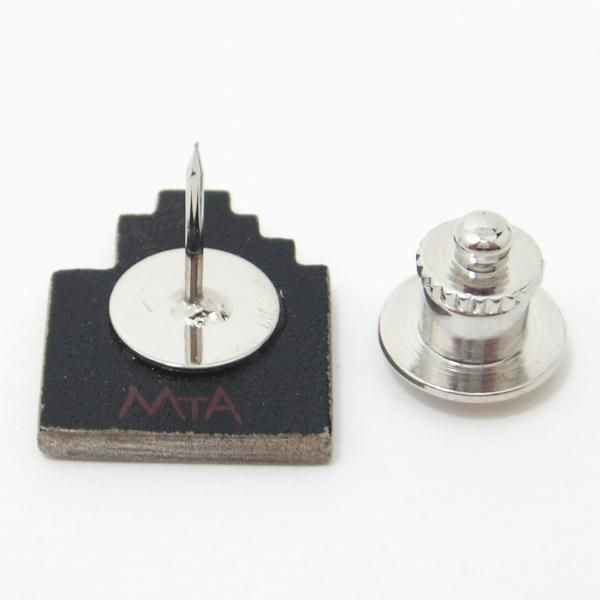 【受注生産品】山型ビル・桧漆塗タイタック(ピンブローチ)