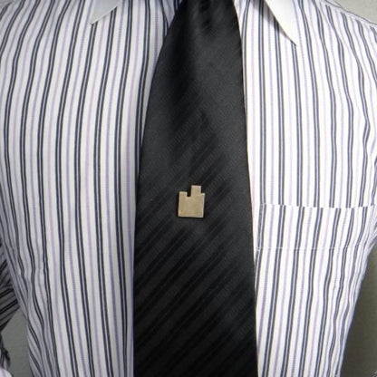 【受注生産品】凸凹型ビル・桧漆塗タイタック(ピンブローチ)