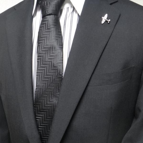 レトロなムードspit・fire飛行機のタイタック(ピンブローチ)