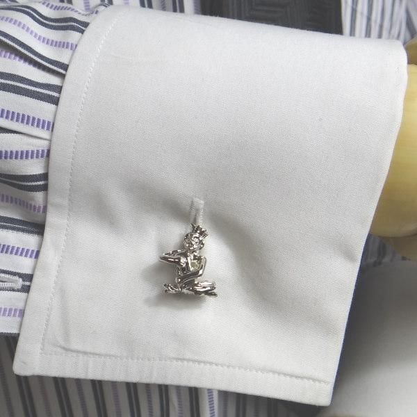 全2色・星座カフス☆水瓶座1/20～2/19生まれさんにAquariusのカフス(カフリンクス/カフスボタン)