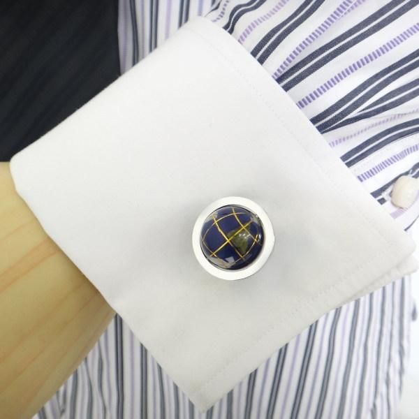 世界の中心はあなた！地球儀のカフス(カフリンクス/カフスボタン)