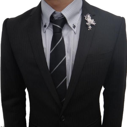 ラペルピン◆カエルがぴょこんと飛び乗りブローチ(ラペルブローチ)