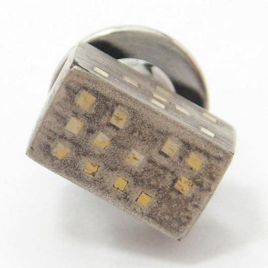 ボックス型ビル・桧漆塗タイタック(ピンブローチ)