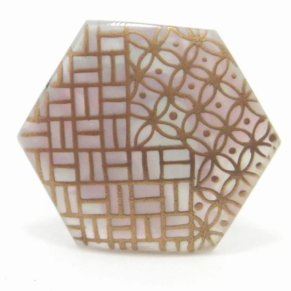 【受注生産品】七宝模様と四角の古典柄・白蝶貝のタイタック(ピンブローチ)