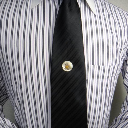 【受注生産品】牡丹・白蝶貝のタイタック(ピンブローチ)