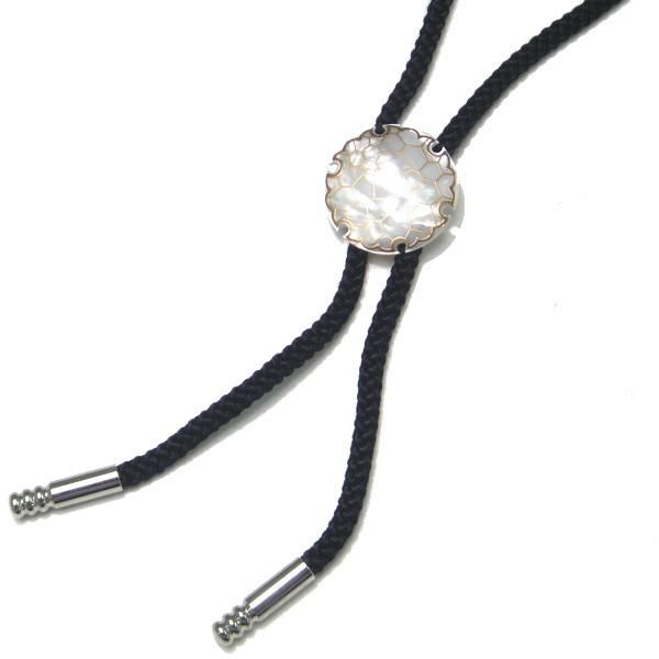 【受注生産品】雪輪・白蝶貝のループタイ(ポーラー・タイ)