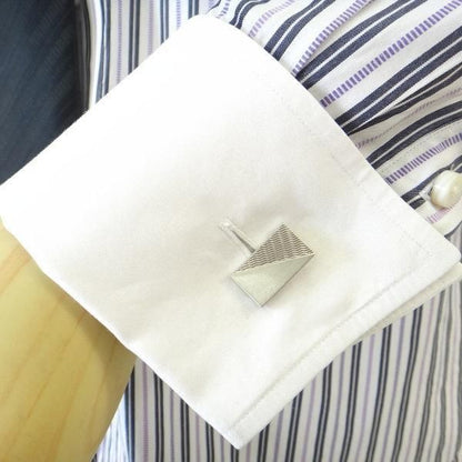 ウェービーライン×シルバーのカフス(カフリンクス/カフスボタン)