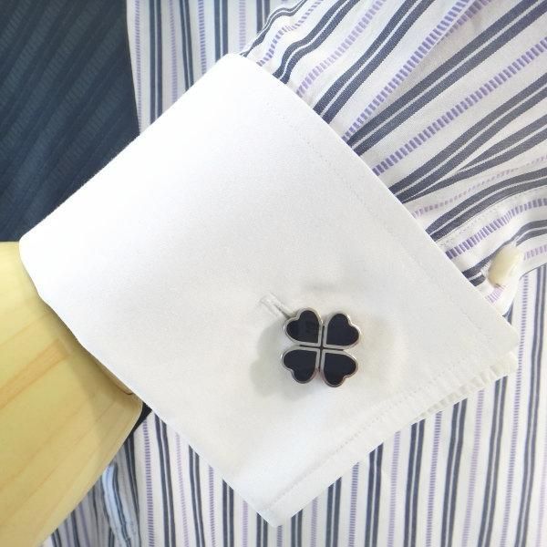 ラッキーを呼ぶ四葉のクローバー・ブラックのカフス(カフリンクス/カフスボタン)