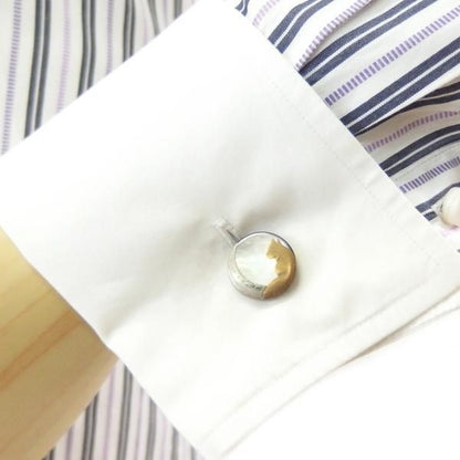 【受注生産品】月と猫の黒蝶貝蒔絵カフス(カフリンクス/カフスボタン)