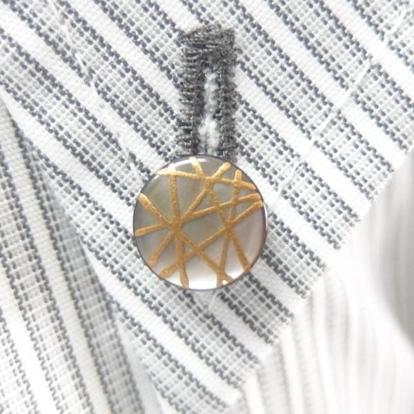 【受注生産品】糸巻・黒蝶貝のボタンダウンピアス