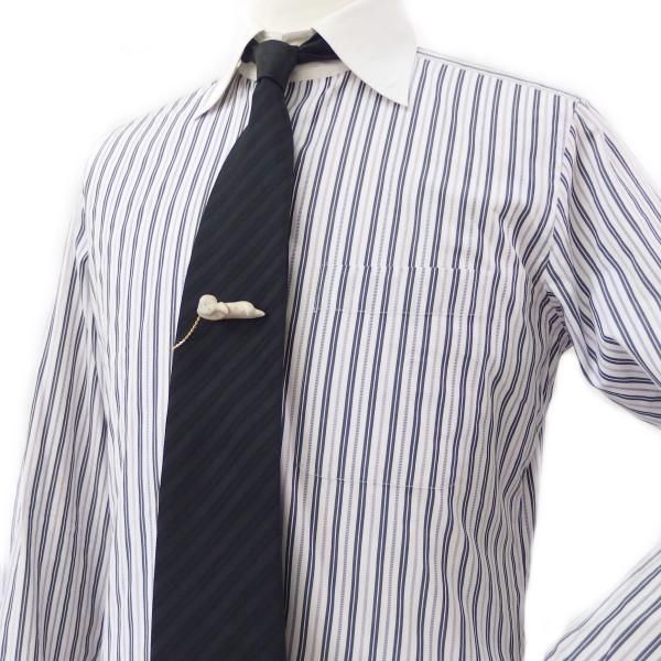 ぐうたら寝そべりおサルのタイタック(ピンブローチ)