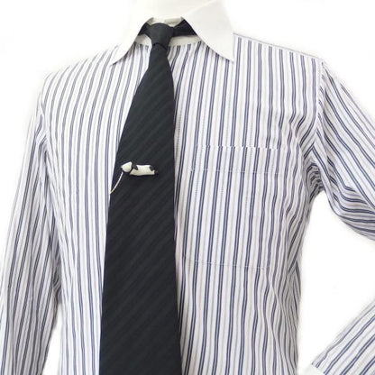 ぐうたら寝そべりパンダのタイタック(ピンブローチ)